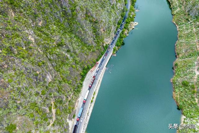 路遇拥堵,发现这座以礼河大桥意义非凡,让巧家县的天堑变成通途