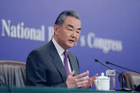 王毅定调统一后，马英九发出战争警告，话音刚落，解放军战机起飞图片