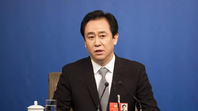 许家印被捕倒台后，恒大歌舞团长白珊珊，居然嫁给了这个男人