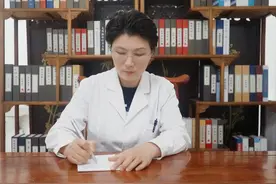 嗓子咯痰，总有吐不完的痰？未必是咽炎！还可能是这种病！图片