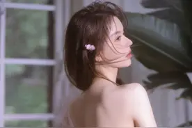 【精致高颜】小巧玲珑美女白色蕾丝内衣性感写真图片