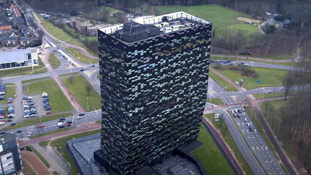 下周北京会谈是机会	，前提是荷兰“纠错”，但他称“无悔”