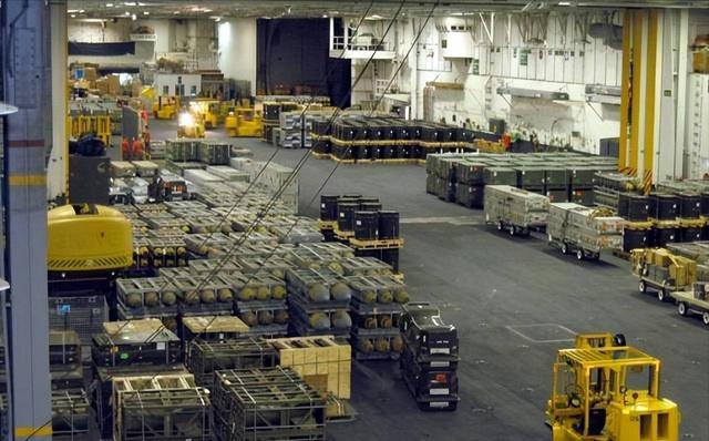 2000公里距离难住美军，“福特”号补漏洞，对委打击能力再升级？