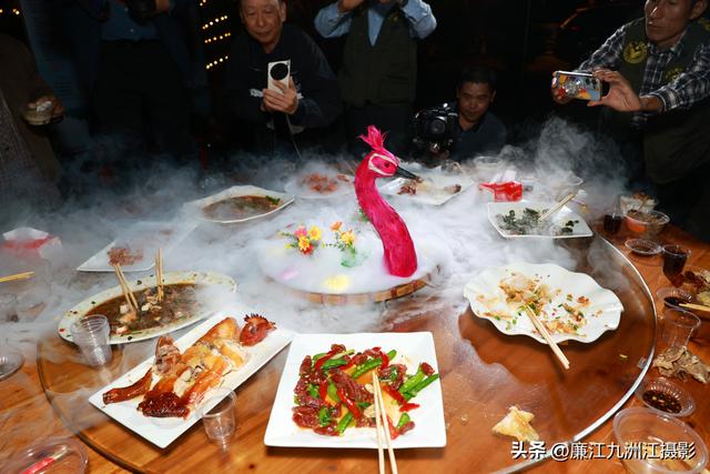 九洲湾：廉江“小桂林”