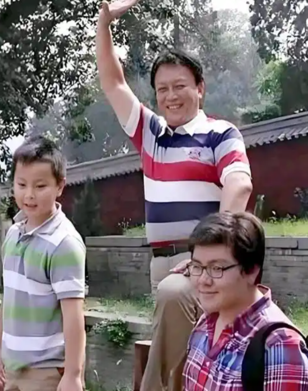 没想到，阅兵结束仅一个月，唐国强因一个举动，再次实现口碑暴涨
