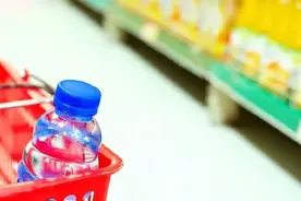 为什么饮料越喝越渴？和配料表「钠」含量有关图片