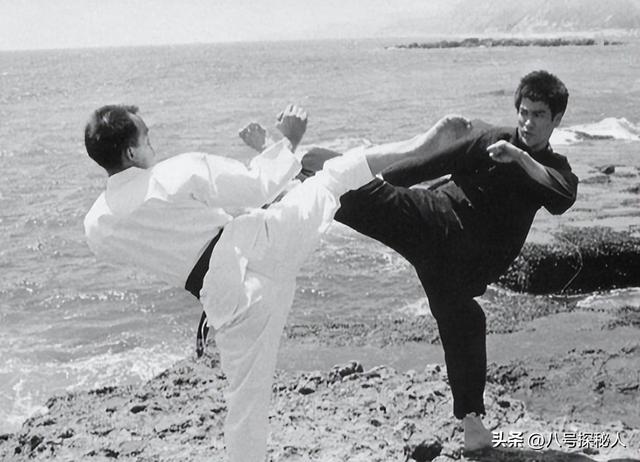 没想到！52年后丁珮终于说出真相：李小龙死前在床上倒了12分钟