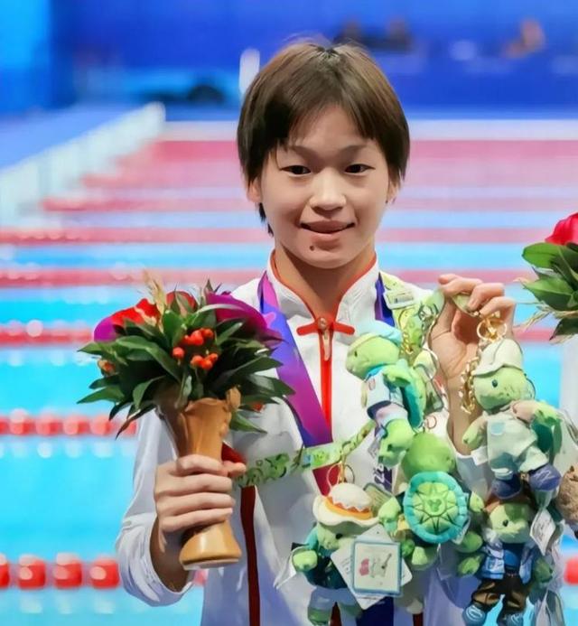 央视对全红婵的称呼变了，两字之差看出差距，王伟莹的话没说错