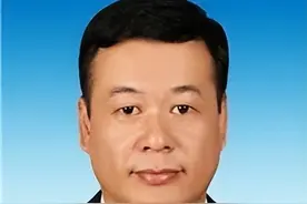 新疆维吾尔自治区阿勒泰地区：地委书记。图片