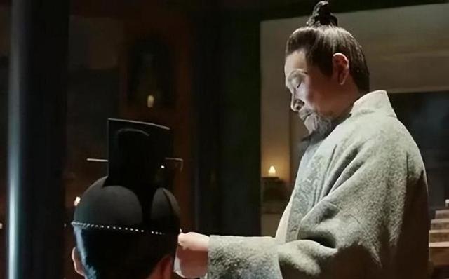 朱棣上联：“灯明月明，大明一统”，无人敢对，神童却妙对下联