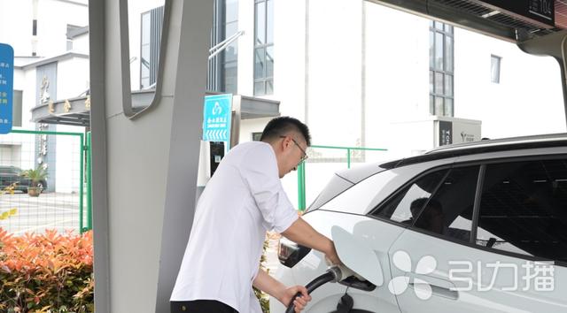 让电动汽车变成“充电宝”！张家港首座充放电微网站投用