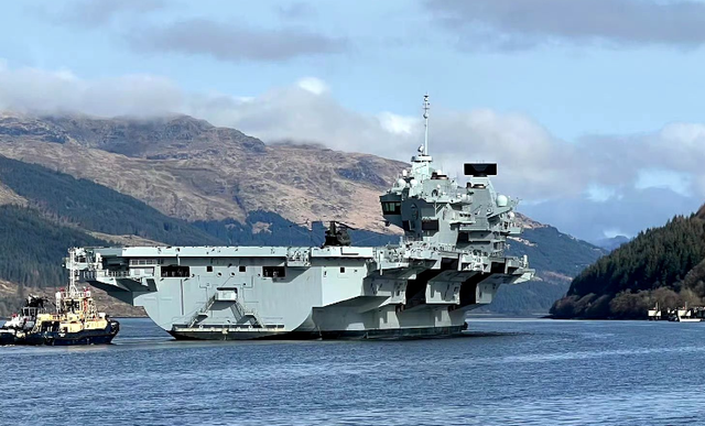 又让张召忠说中了？东拼西凑800亿建的双航母，如今彻底成为累赘​