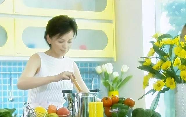 王琳同志个人简历