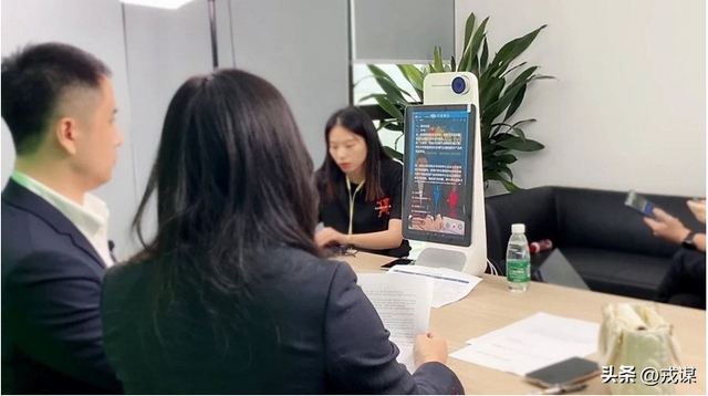银行直播带货走偏了？第三方媒体救场，背书+推荐让农产品大卖！