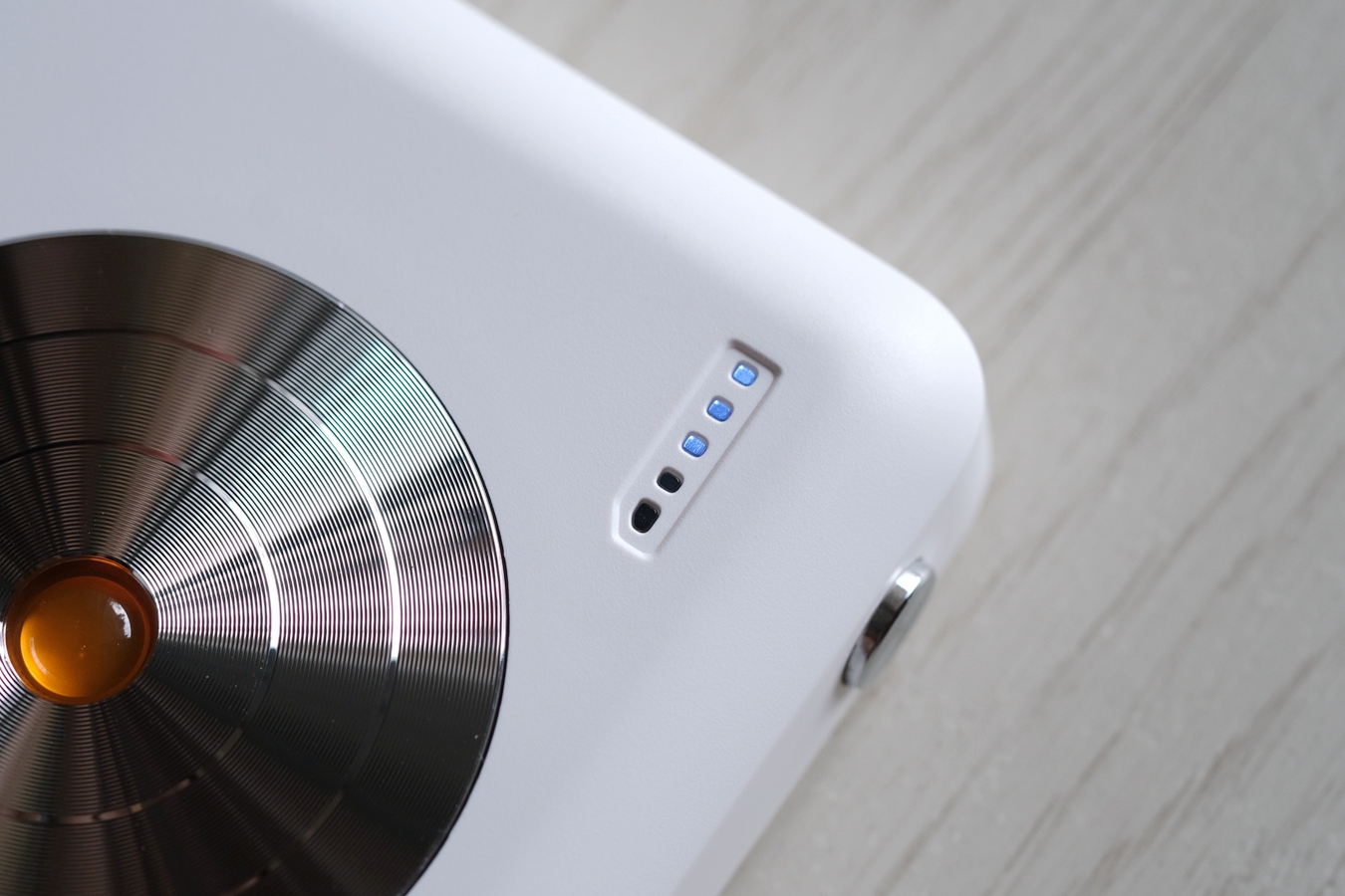 吸得牢,充得快,西圣PB磁吸式移动电源上手体验