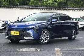 四五十岁中年人最适合的十款轿车深度解析图片