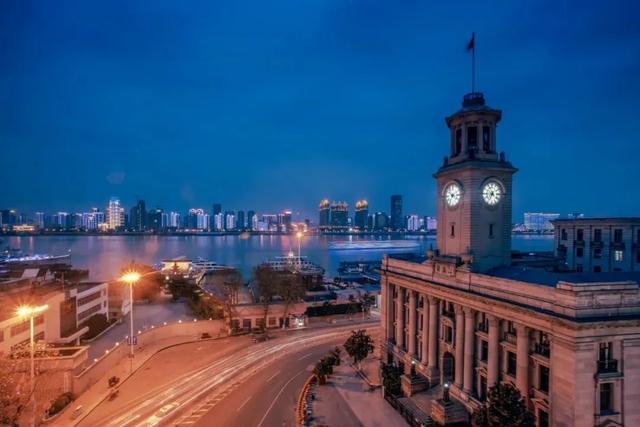 山水之城，两江四岸间的生态诗篇