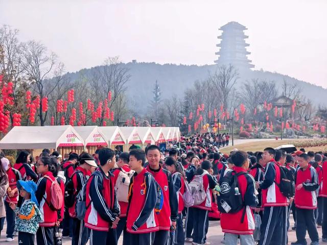 212.93万人次！入列十大热门城市！