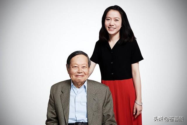 翁帆也没想到，丈夫杨振宁去世后，竟因生前一个举动再次口碑暴涨