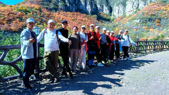 花最少的钱，看最美红叶，邢台佛照山，我们坐火车公交来啦