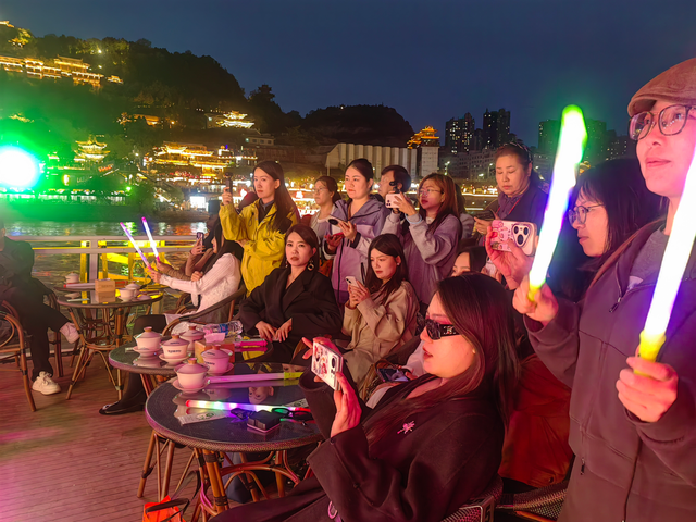 品质再提升 服务再升级 正式启幕！来体验兰州夜游黄河VIP