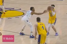 空前绝后！湖人三巨头罚球全上双！罚下华子再送46罚，手都罚酸了图片