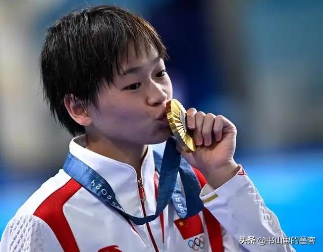 宣布复出不到一周，全红婵罕见出席挂牌仪式，身材基本已恢复如初