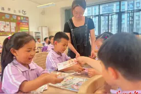 “钱不就在手机里吗?”网友热议：孩子对钱越来越没概念了图片