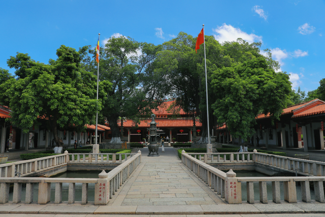 承天寺：藏在市中心的“山林”