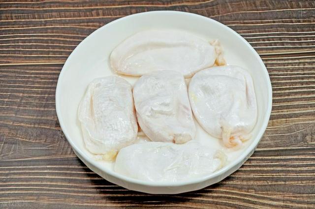 花胶身上有绿色的 2026年花胶有绿色一样的东西