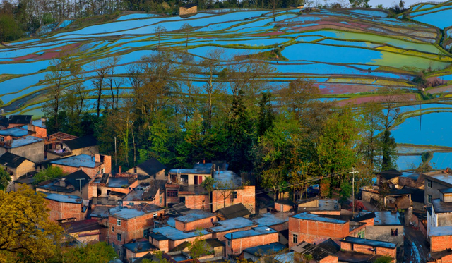 红河：流淌在红土上的文化长歌