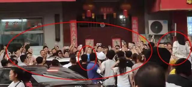 南宁原配抓小三现场：小三照片曝光，原配骑电动车，小三坐汽车