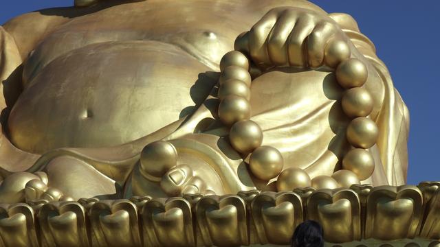 登上1999级台阶，触摸最大的弥勒佛像，百年古寺锦屏山