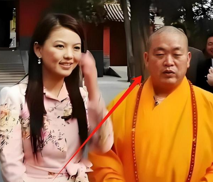 李湘没想到，释永信刚塌房，自己就因一张“黑丝短裙照”被牵连了