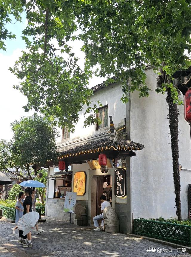 一条路，一条河，一条路，一座城，平江路，姑苏城！