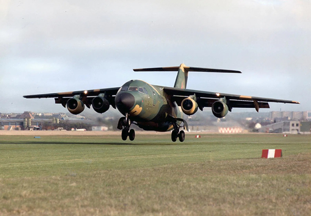 【冷门飞行器192】失败的军用运输机——BAe 146 STA