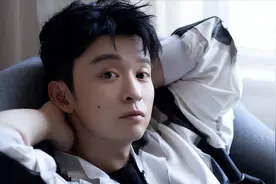 收手吧，“资本家的丑孩子”，没颜值没演技，就别出来祸害观众了图片