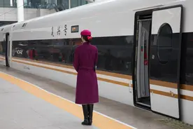 作为铁路职工我来和大家聊聊为什么铁路乘务员的离职率是最高的图片