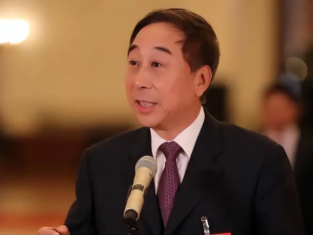 消失春晚3年，退综艺解散公司，手握88亿票房的贾玲，如今太意外