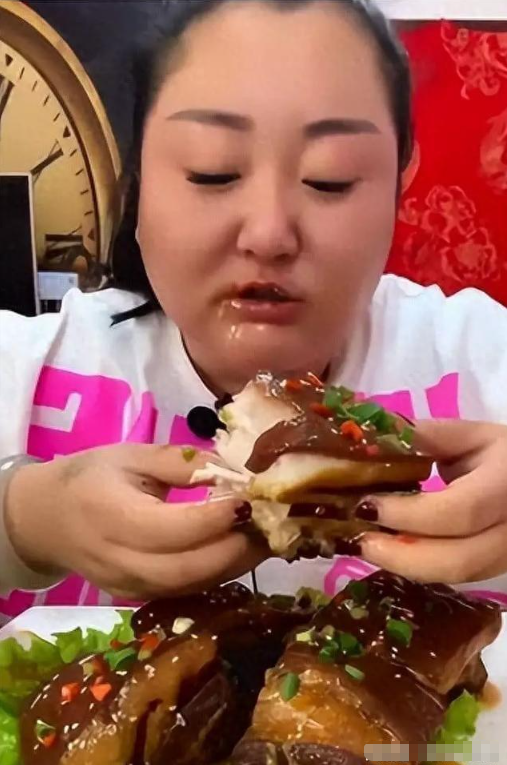 “女吃播三巨头”现状：脸像骷髅、摘除味觉神经，有人已立好遗嘱