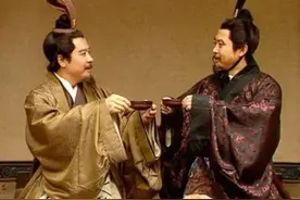 刘璋兵多将广，为什么非要请刘备入川来抵御张鲁？图片