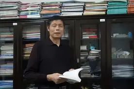 云梦周刊 | “书痴”学者余三定图片