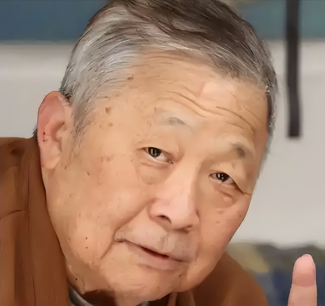 家花不如野花香！出轨保姆、逼死原配，如今过成这样只能算他活该