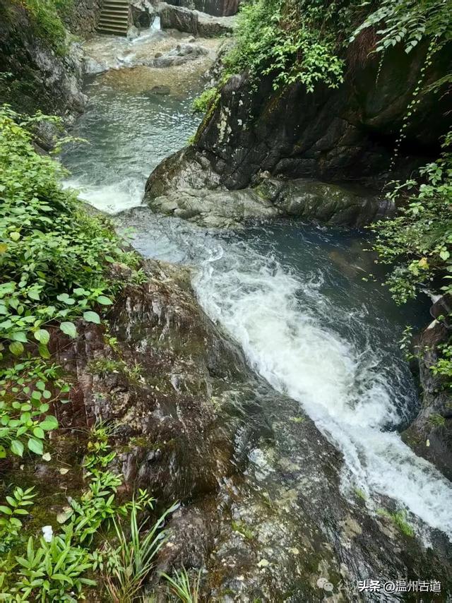 藏在浙南九寨沟里的红色秘境!可亲子徒步,在清溪飞瀑里寻凉意!