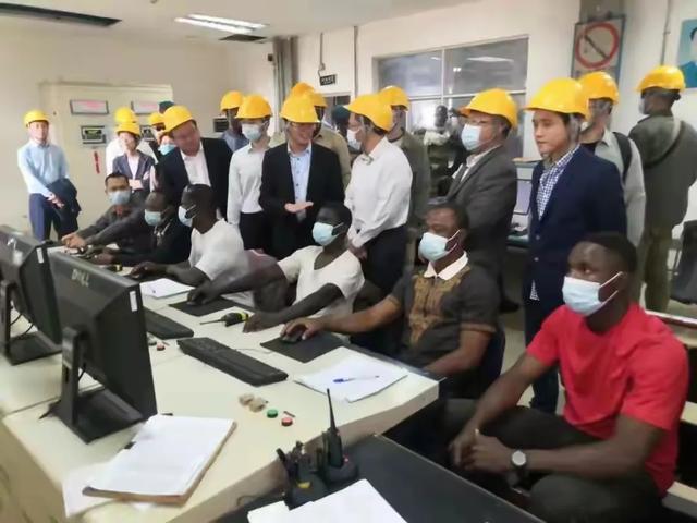 中国使馆要求立即撤侨，五常已经栽了2个，中国军队要不要出手