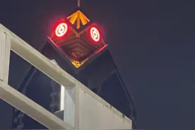 笑不活了！打开手机一看，广东文旅的天都塌了图片