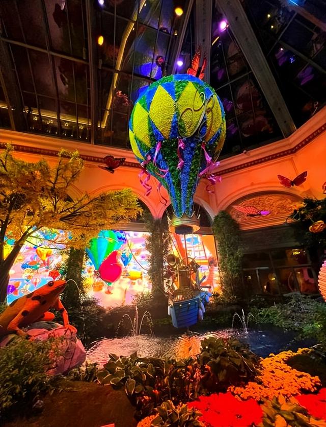 拉斯维加斯，一座建在沙漠中的城市，每年游客竟达4000万