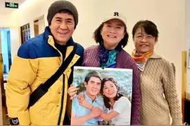 演员郭凯敏缺席上影演员剧团70年庆，但并未离开演艺圈，日前露面图片