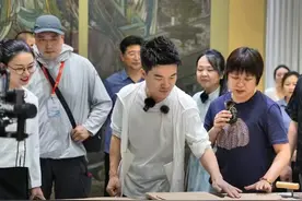 董宇辉山西直播被游客投诉，网友评论两极分化！图片