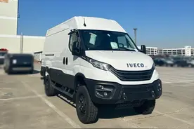 新车 | 3.0T柴油机/全时四驱/越野轻客，进口依维柯Daily 4x4 Van到港图片